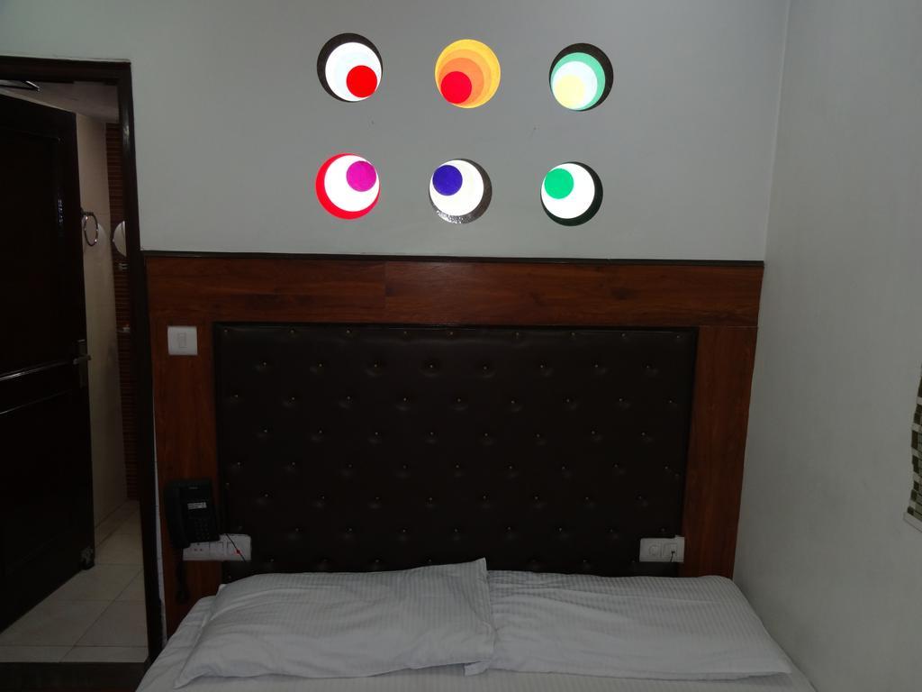 Rams Inn Нью-Дели Номер фото